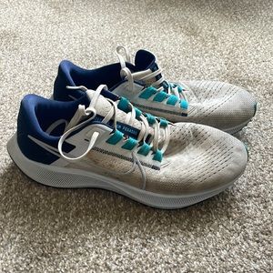 Nike Pegasus 38 SIZE: 11